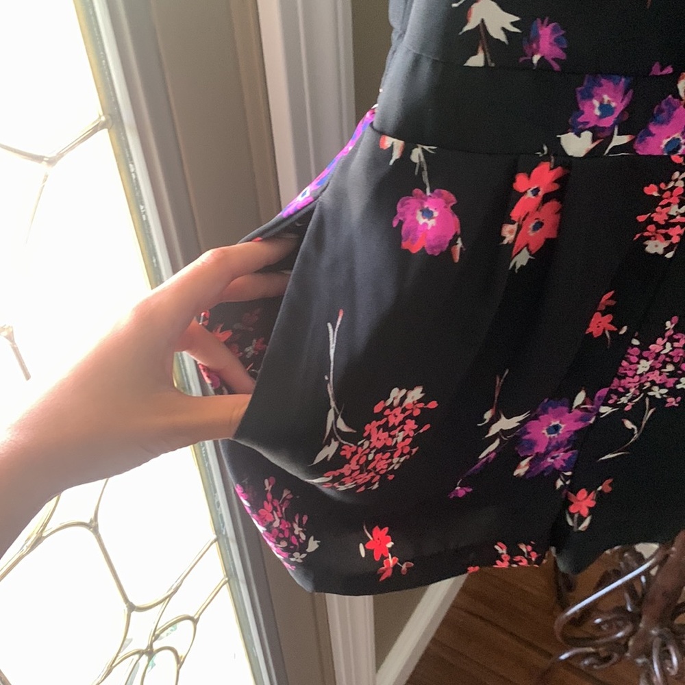 Express Romper - Picture 4 of 5